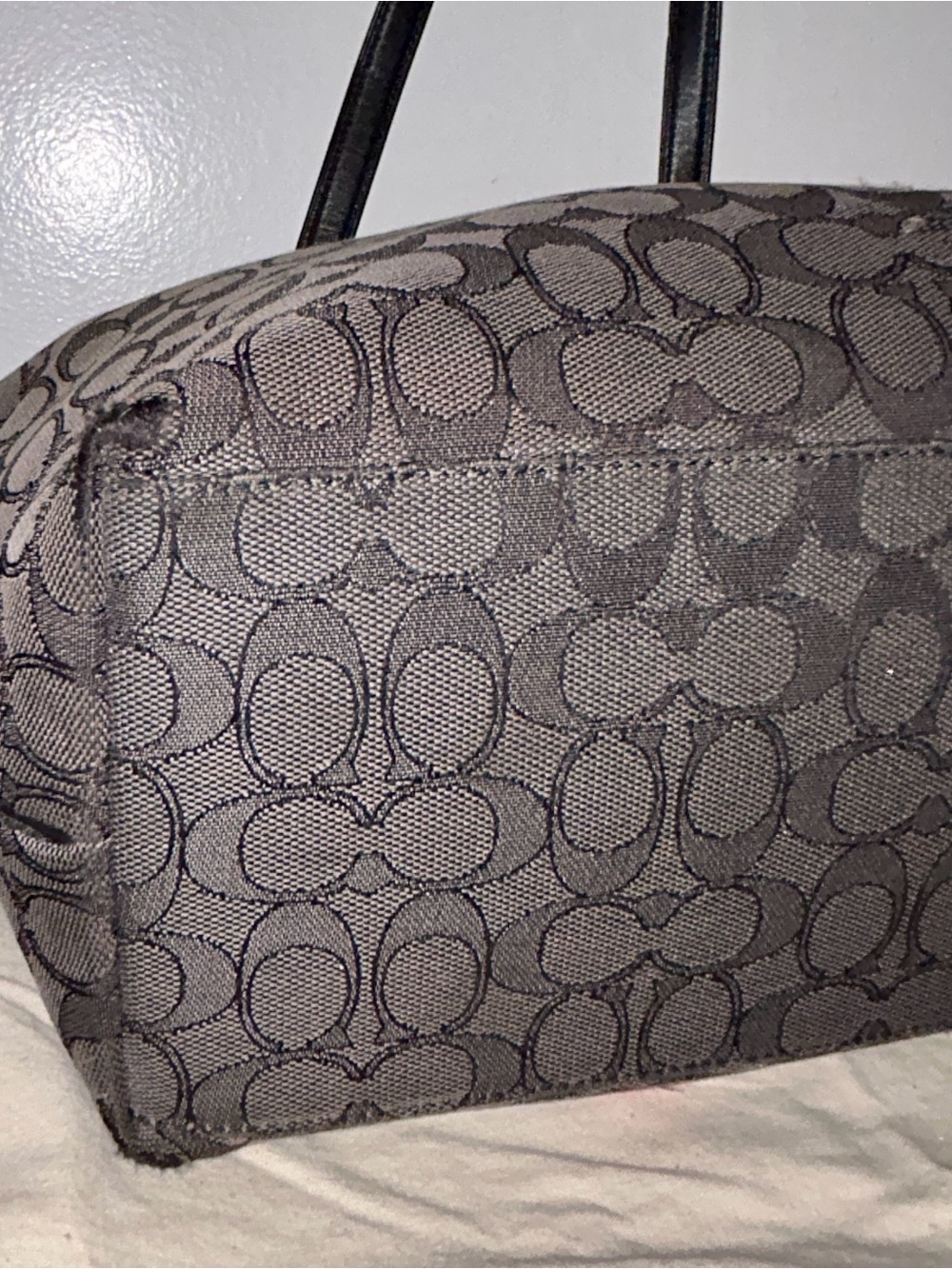 Coach Authentic Taylor Tote in Signature Jacquard with Fashion Heart Patch. - Picture 10 of 16